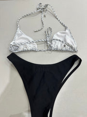 Vintage-Edit: Festival | kleine weiße calvin klein Bikini-Oberteil und gepaarte Unterteile