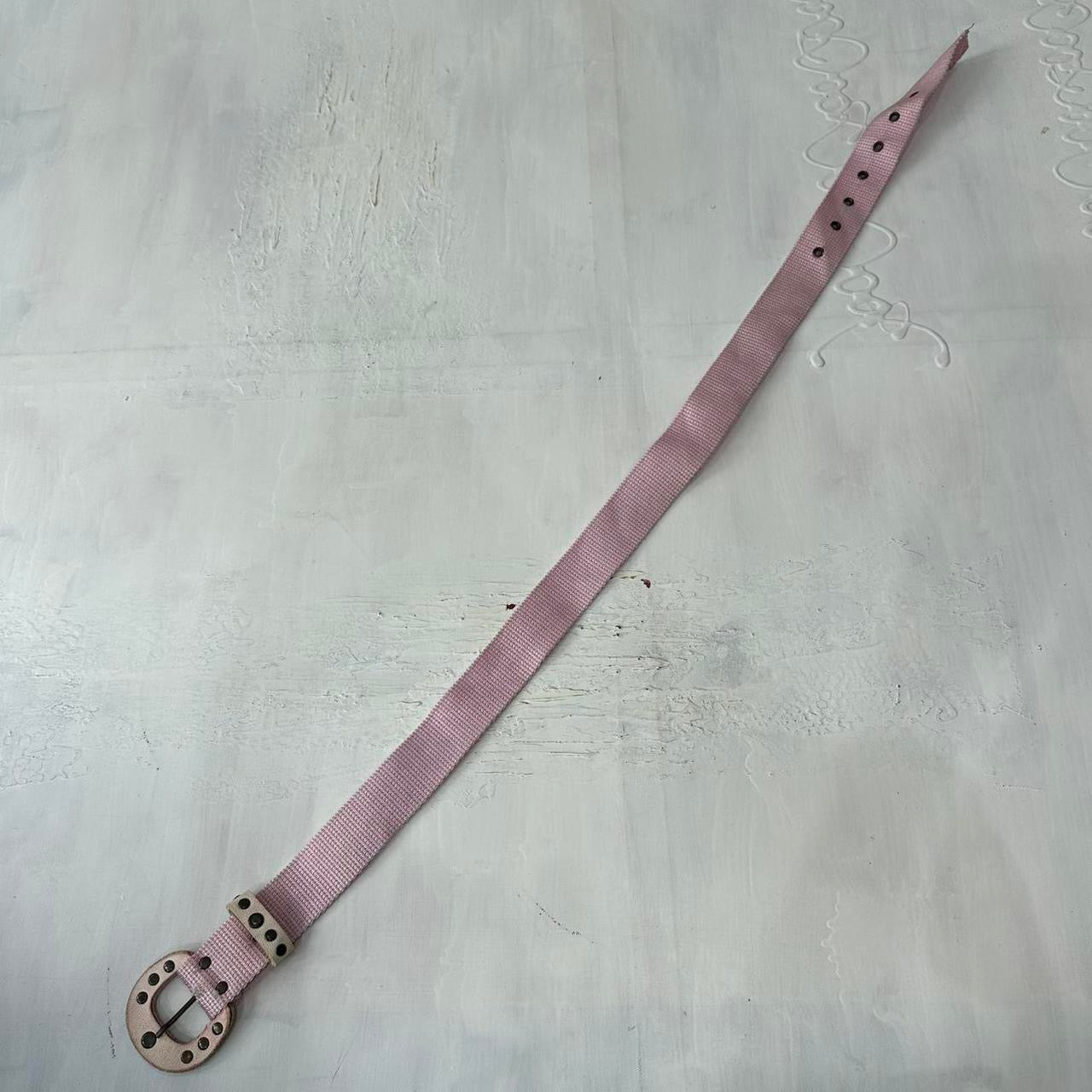 ⭐️💻 | one size pink nylon belt with studded buckle