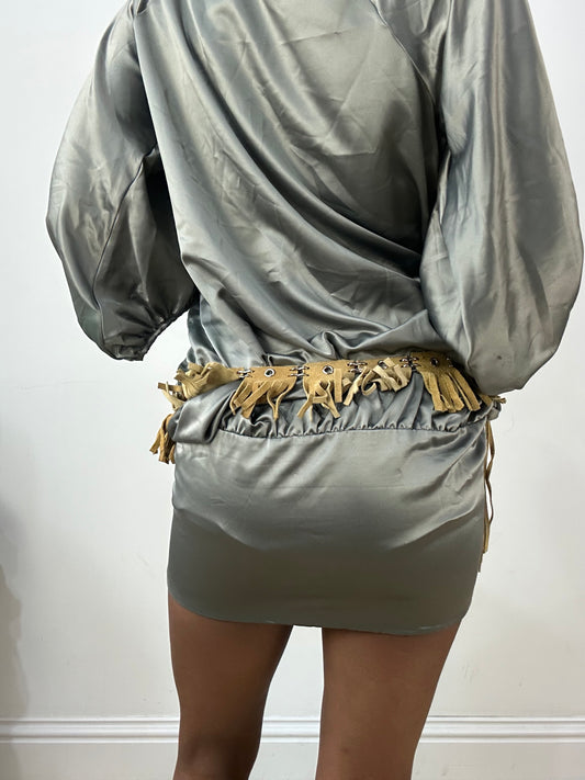 vintage edit: halloween | couleur: marron + argenté · article: ceinture · détails: pompons + à nouer + œillets + détail
