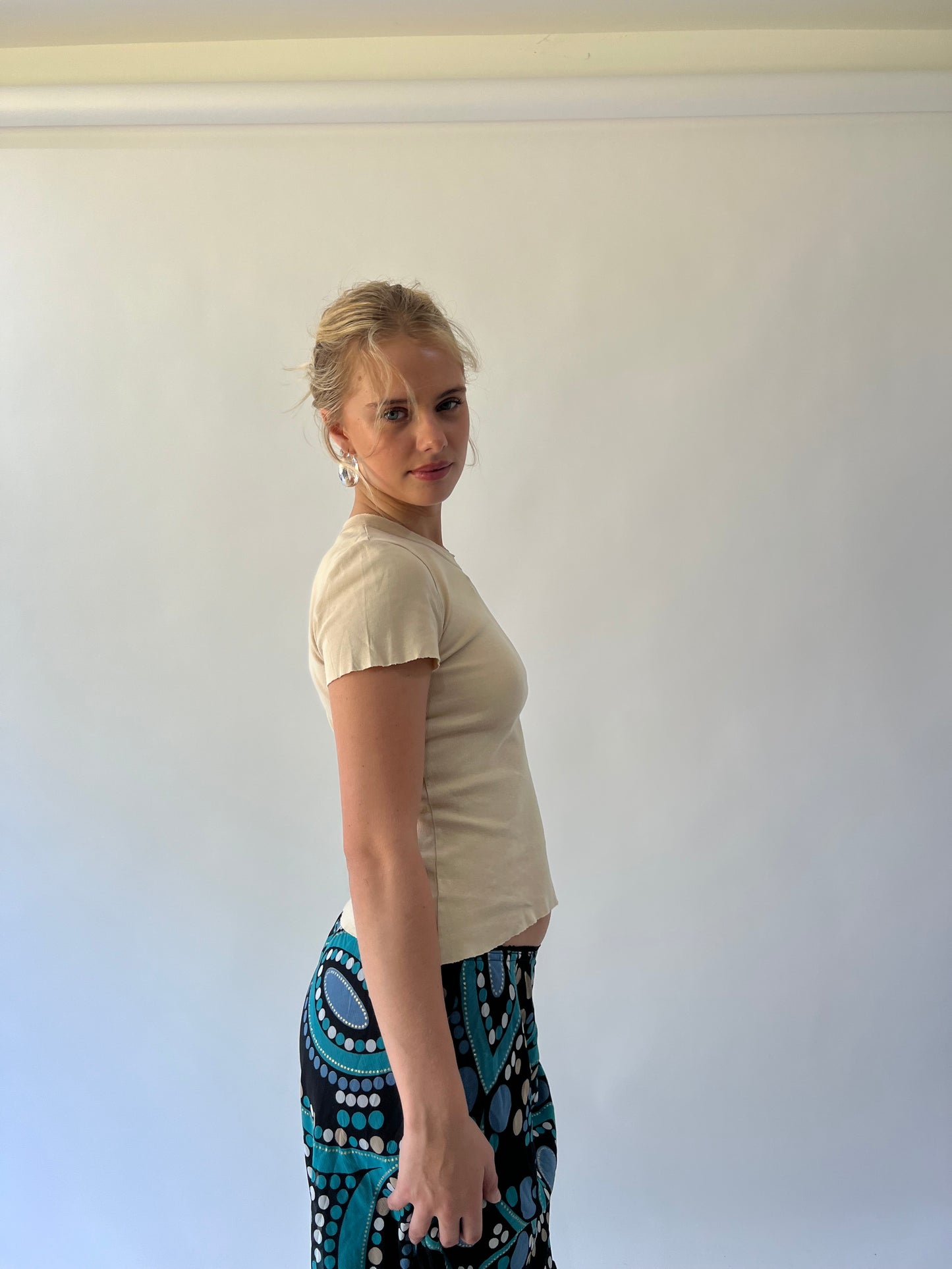 back to school drop | small beige old label united colors of benetton top
