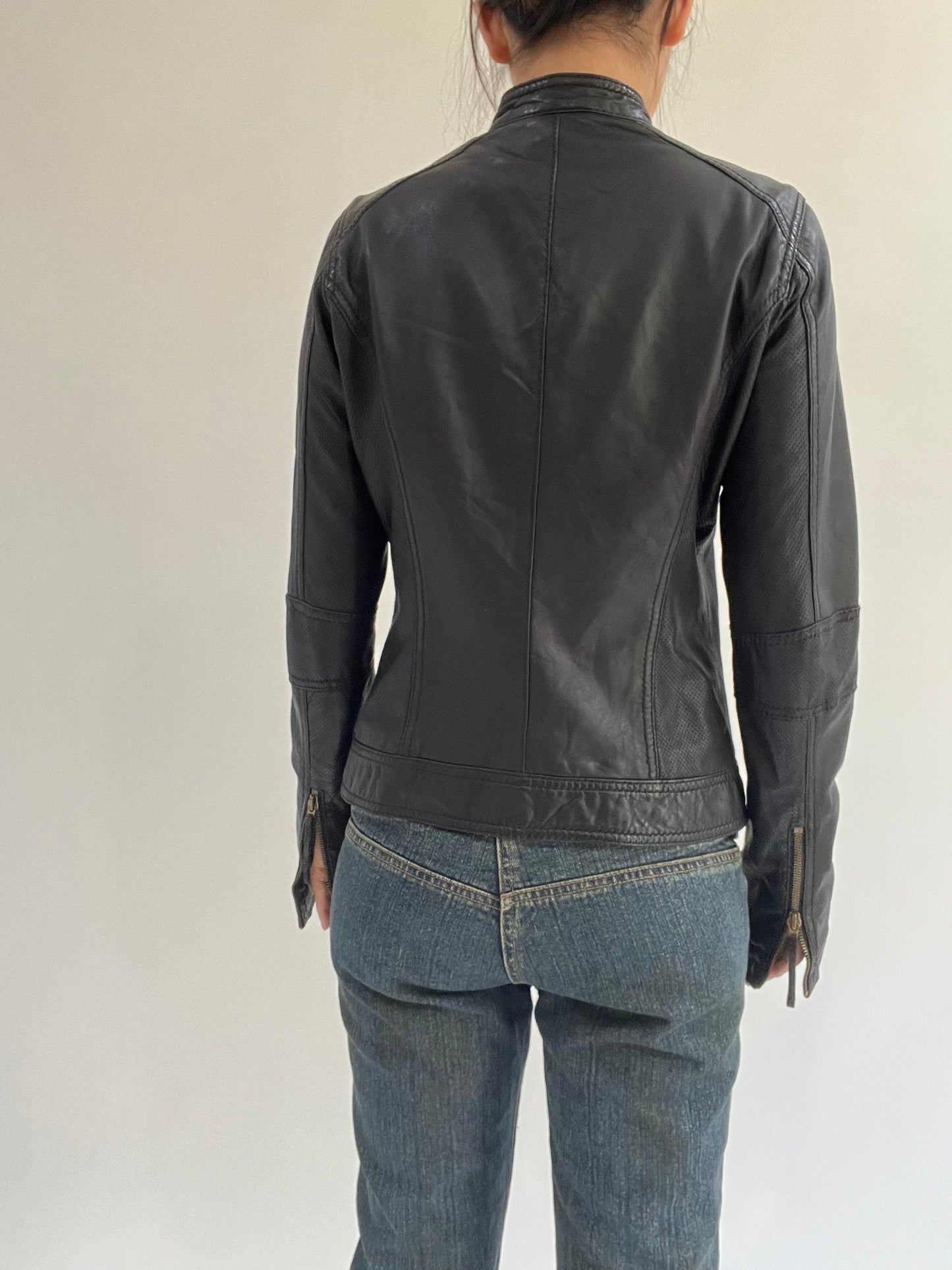 autumn picks | small black zip up leather jacket