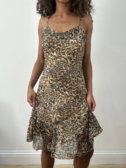 vintage edit: valentine’s day | taille: M · couleur: marron · article: robe · détails: léopard + motif + longueur midi