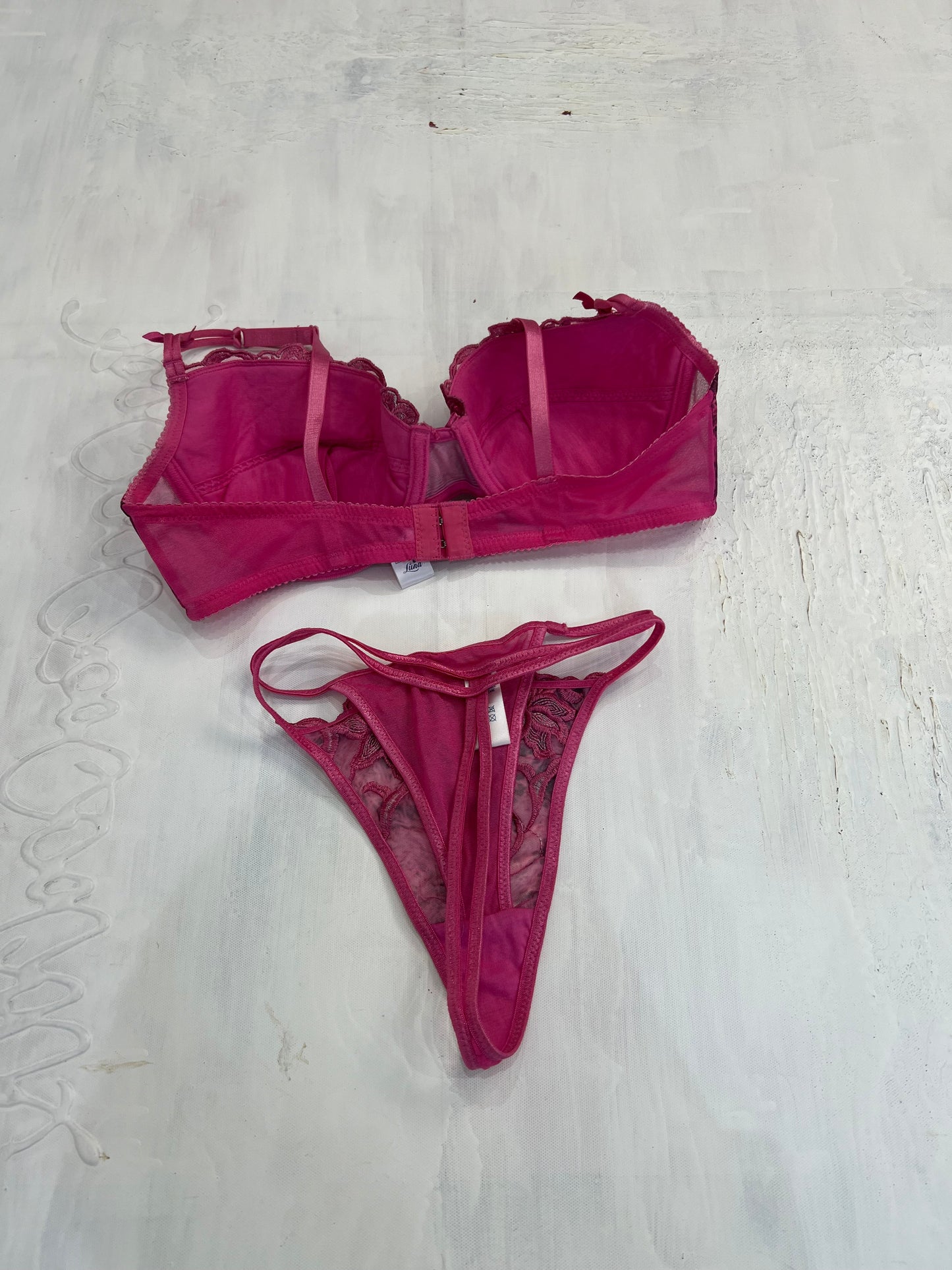 💻 vintage edit one | small pink lace embroidered bra and thong set