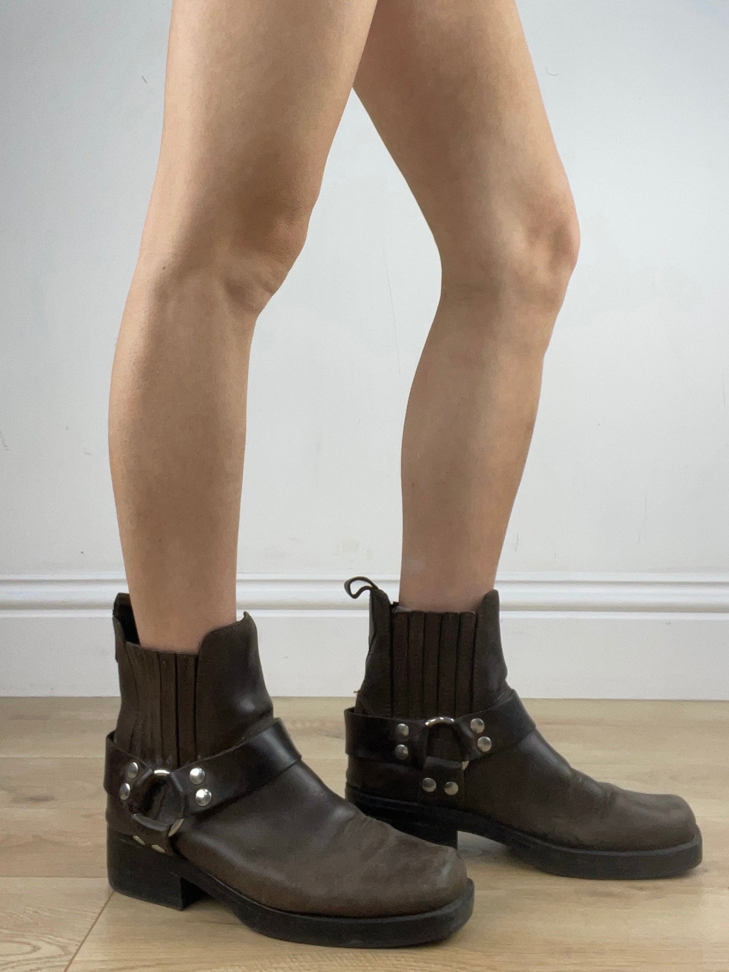 ⭐️ BEST PICKS | uk 8 brown harness buckle mini boots