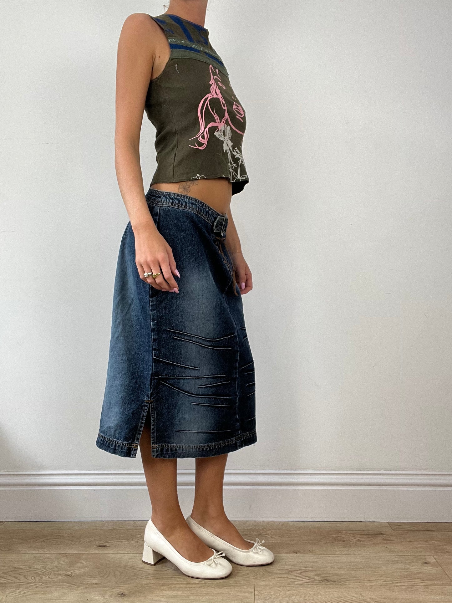 💻 DINNER PARTY | small dark wash denim midi skirt