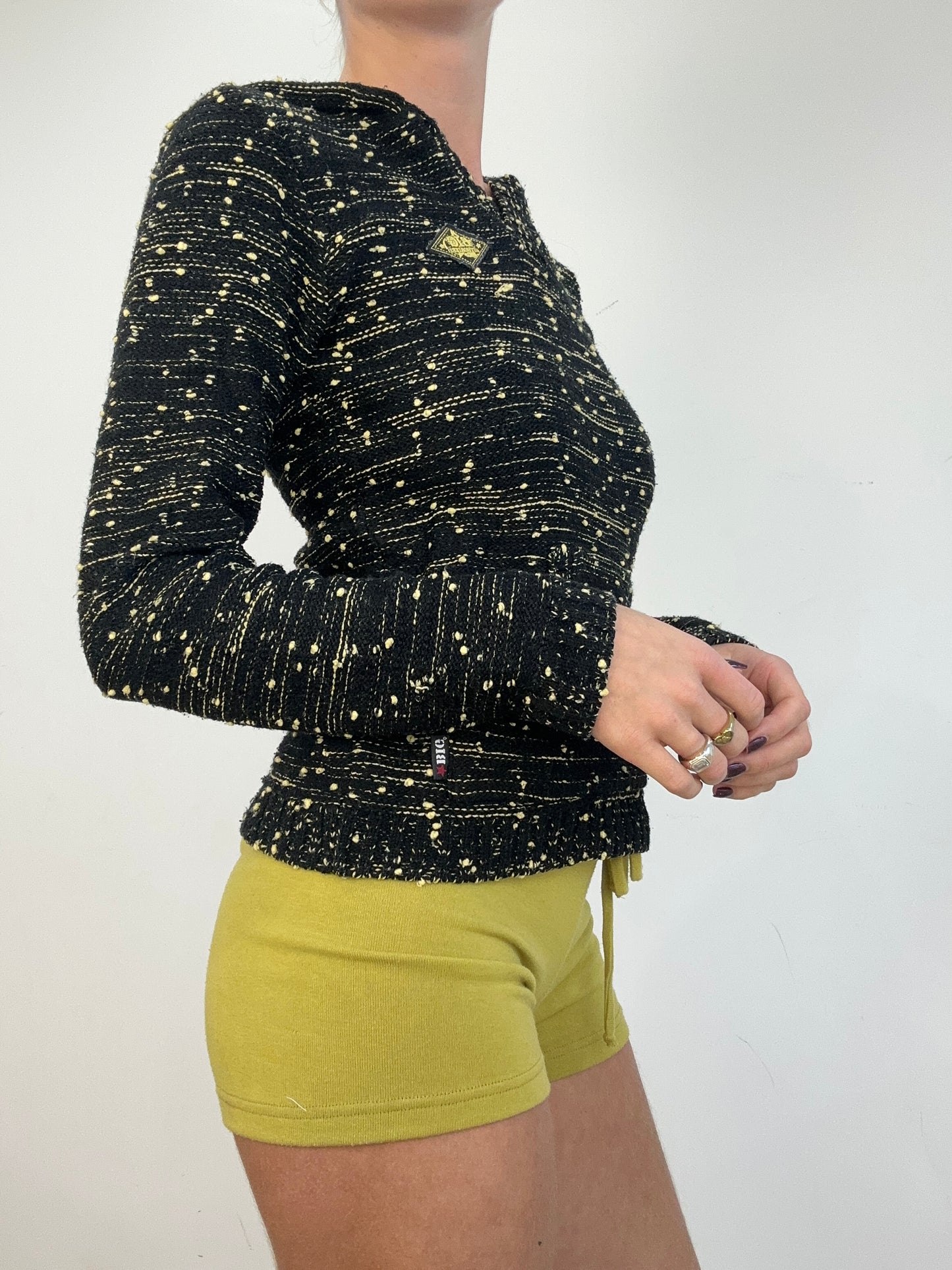 💻 vintage edit one | small black hooded jumper with yellow specs