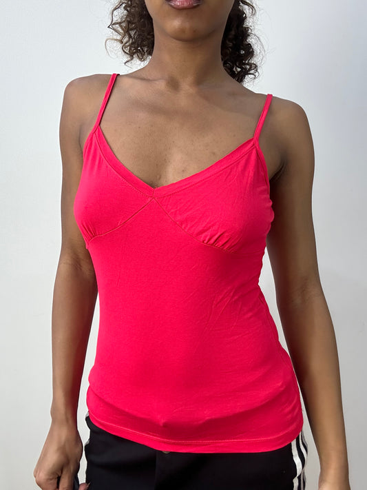 athleisure edit | Pequena camisa vermelha