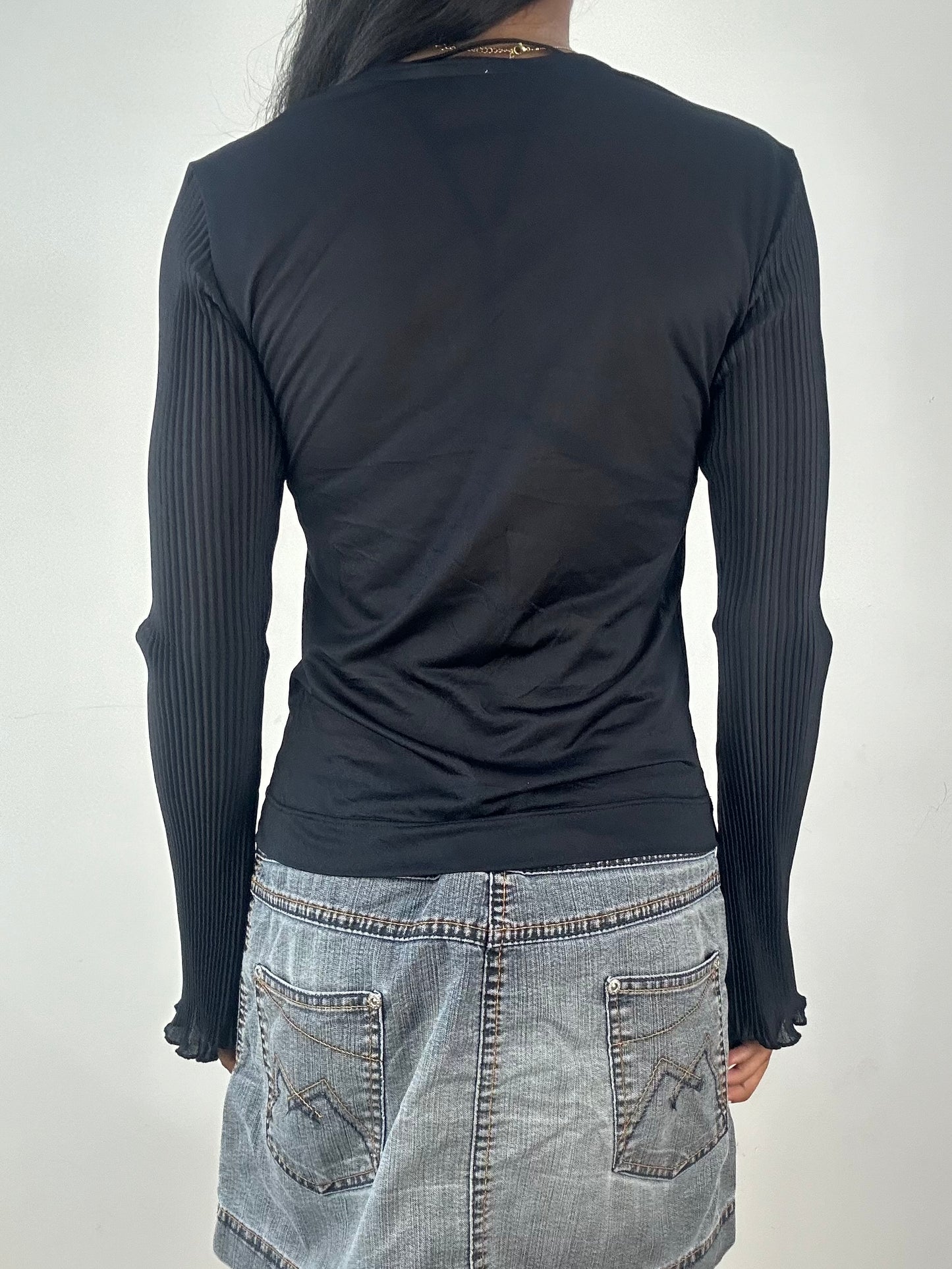 vintage edit eighteen | medium black embroidered long sleeve top