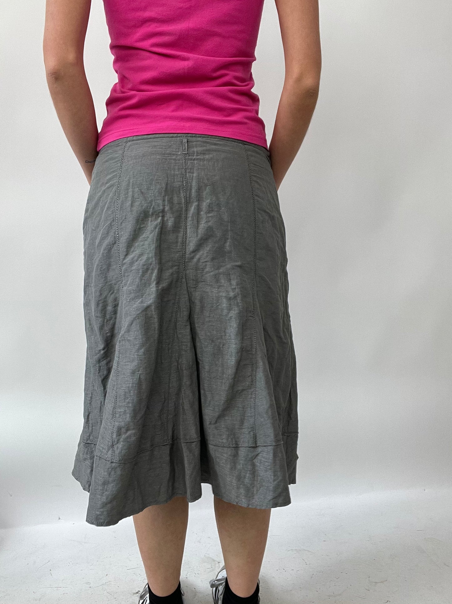 PUB GARDEN DROP | small grey midi skirt