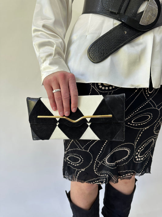devil wears prada | black and white patterned clutch purse