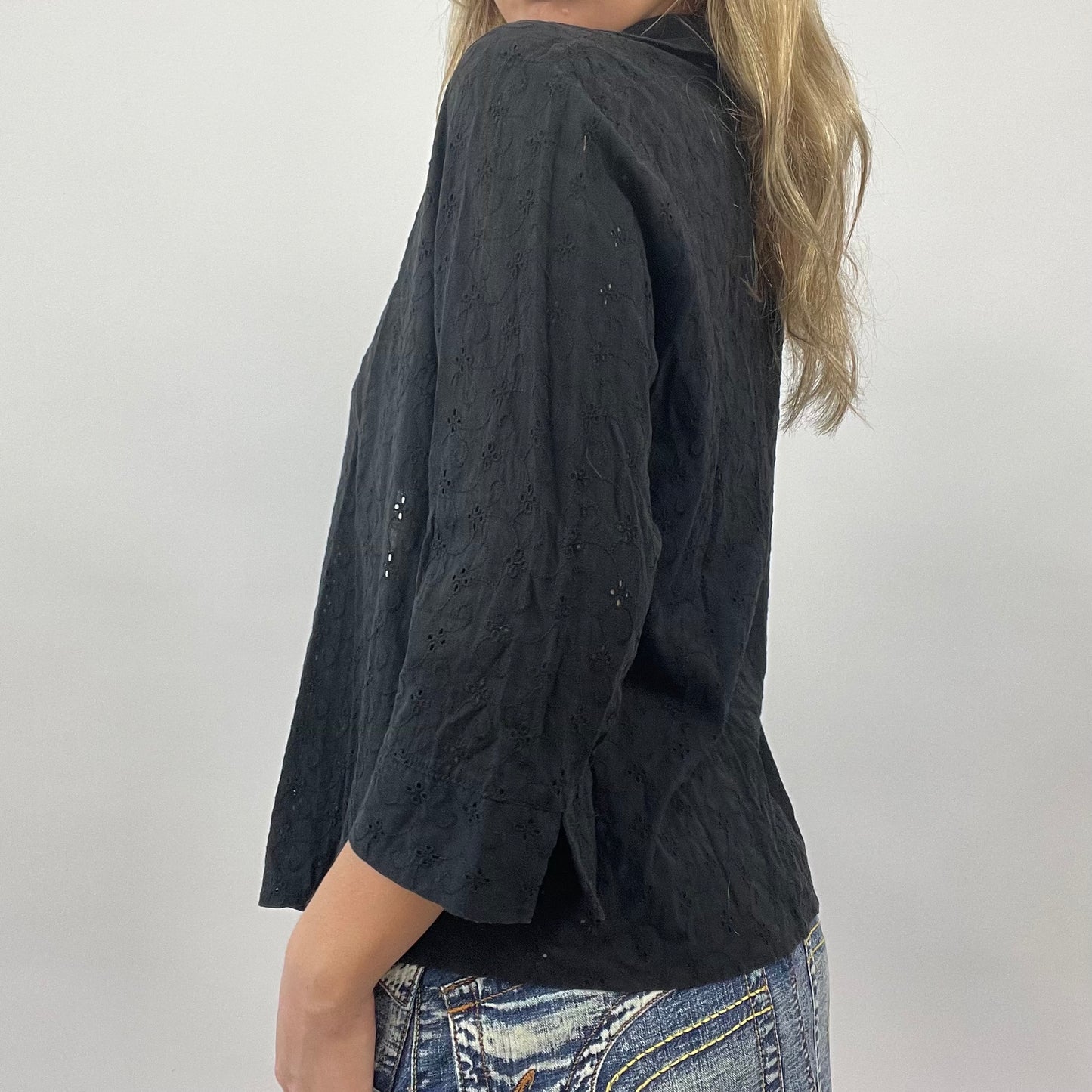 JEANS AND A NICE TOP DROP | small black broderie shirt