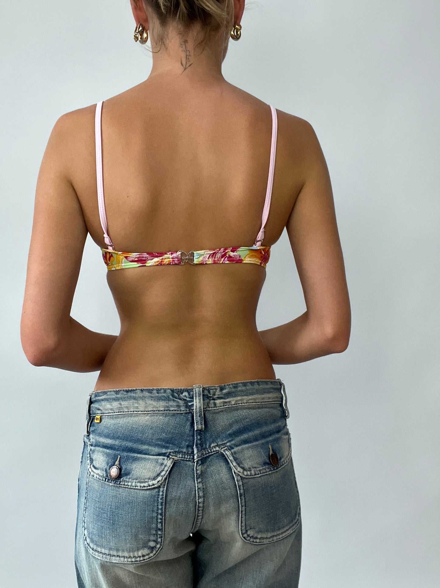 FRUITY DROP | small pink and orange bikini top with Hawaiian print all over