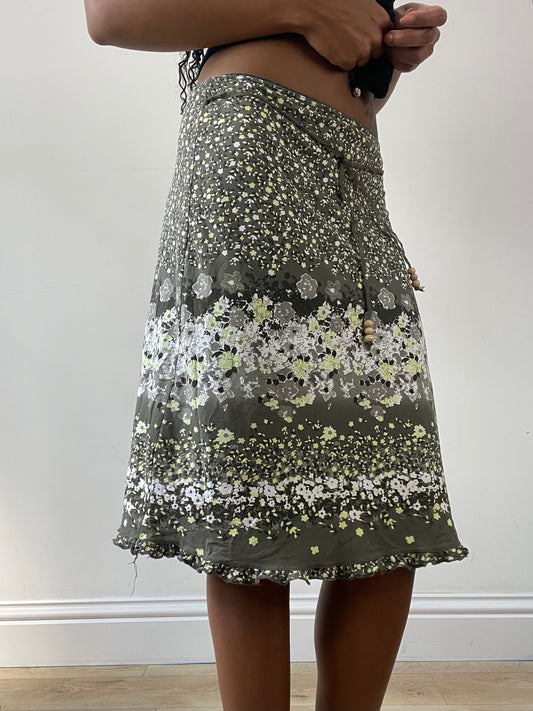 vintage edit twenty-five | small green midi skirt with floral print