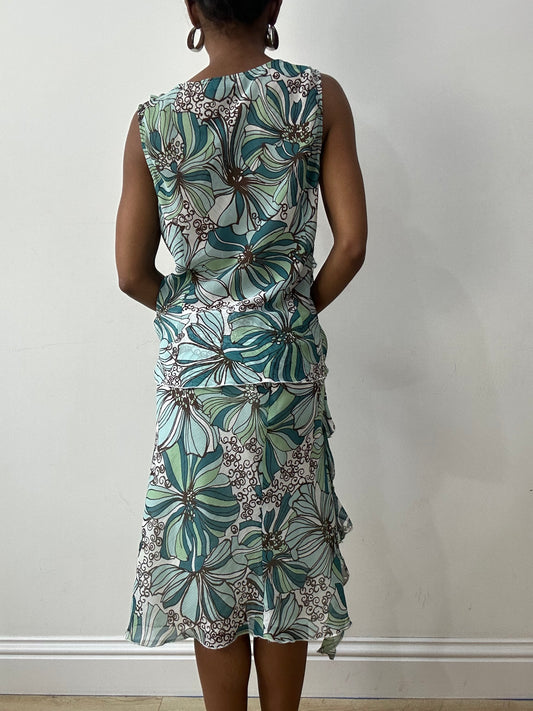 midsummer edit | taille: L · couleur: bleu + blanc · article: ensemble · détails: fleuri + motif + volants + détail