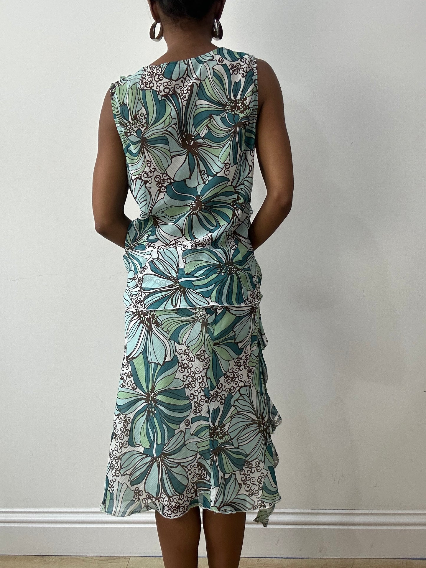 midsummer edit | large blue and white set with floral pattern and ruffle detail