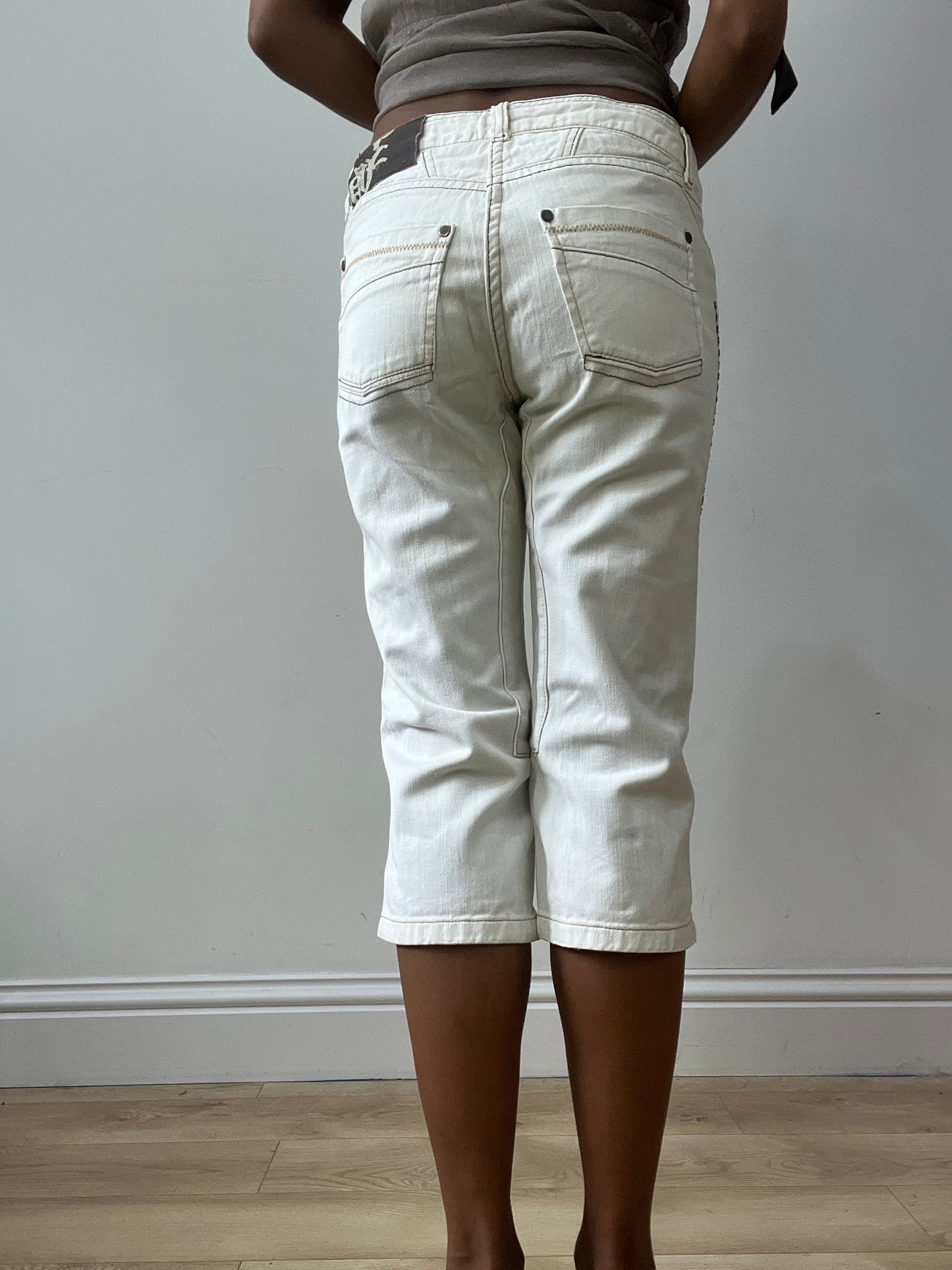 vintage edit thirty-two | small white denim cropped jeans