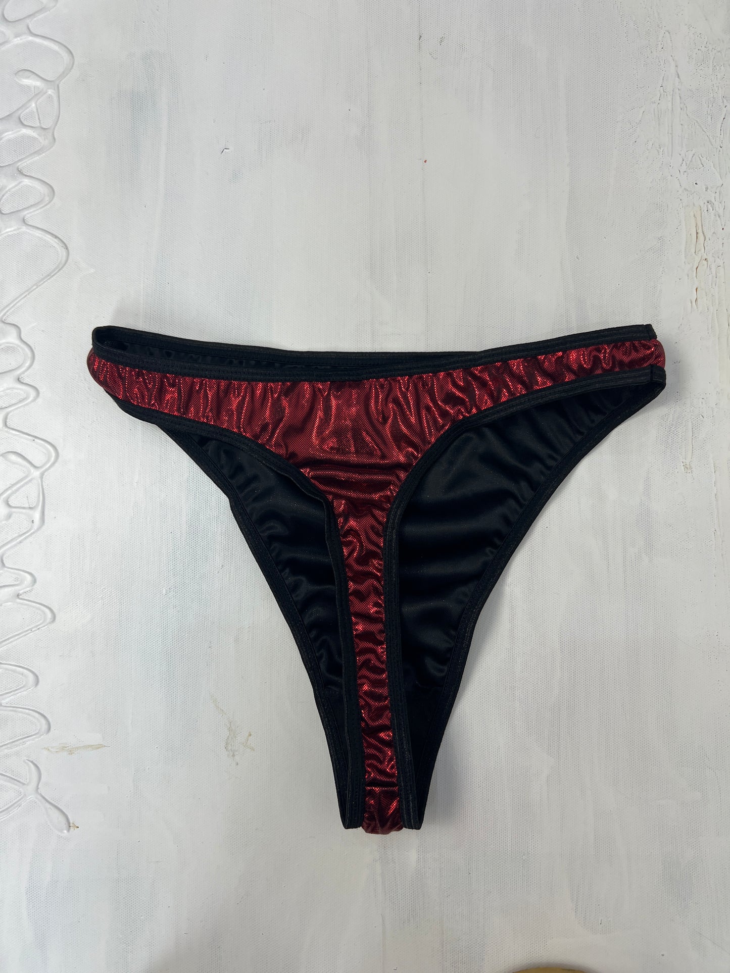 💻HALLOWEEN | red and black shiny thong