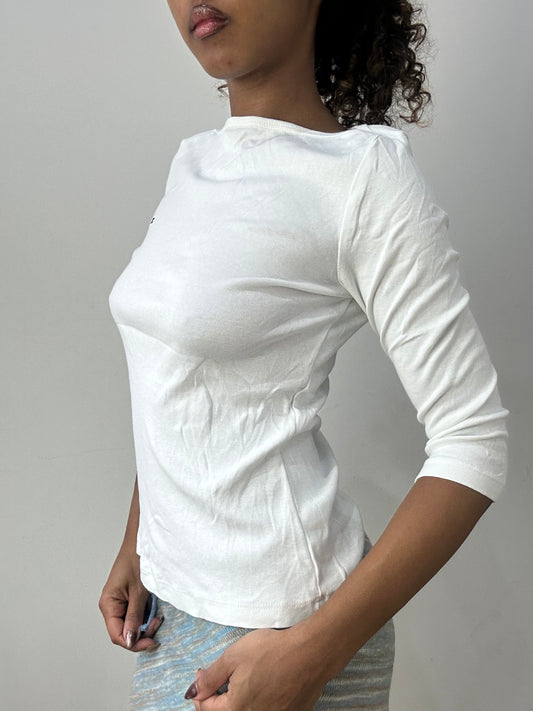 athleisure edit | small white tommy hilfiger 3/4 sleeve top