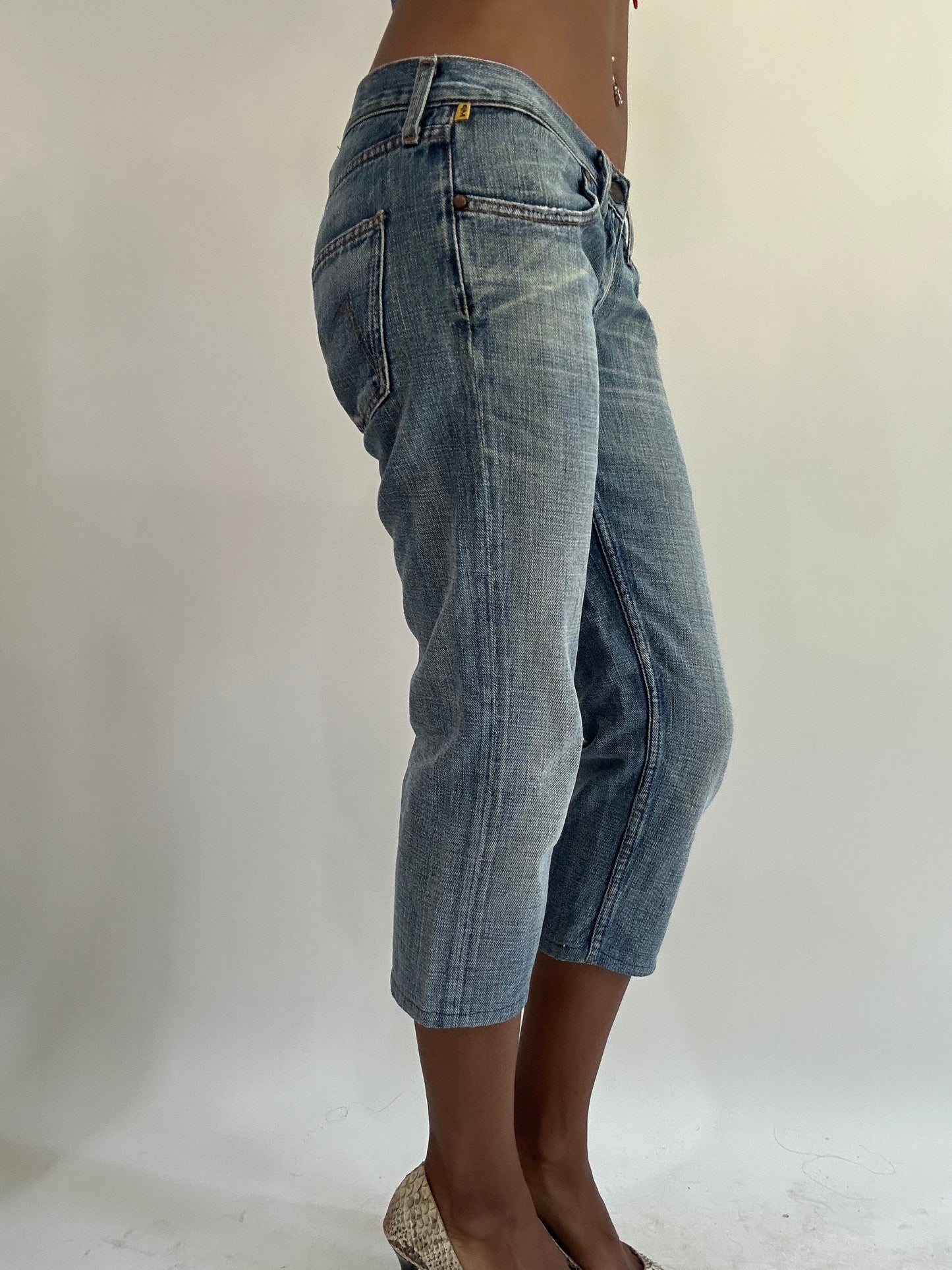 wag drop | small light blue denim cropped jeans