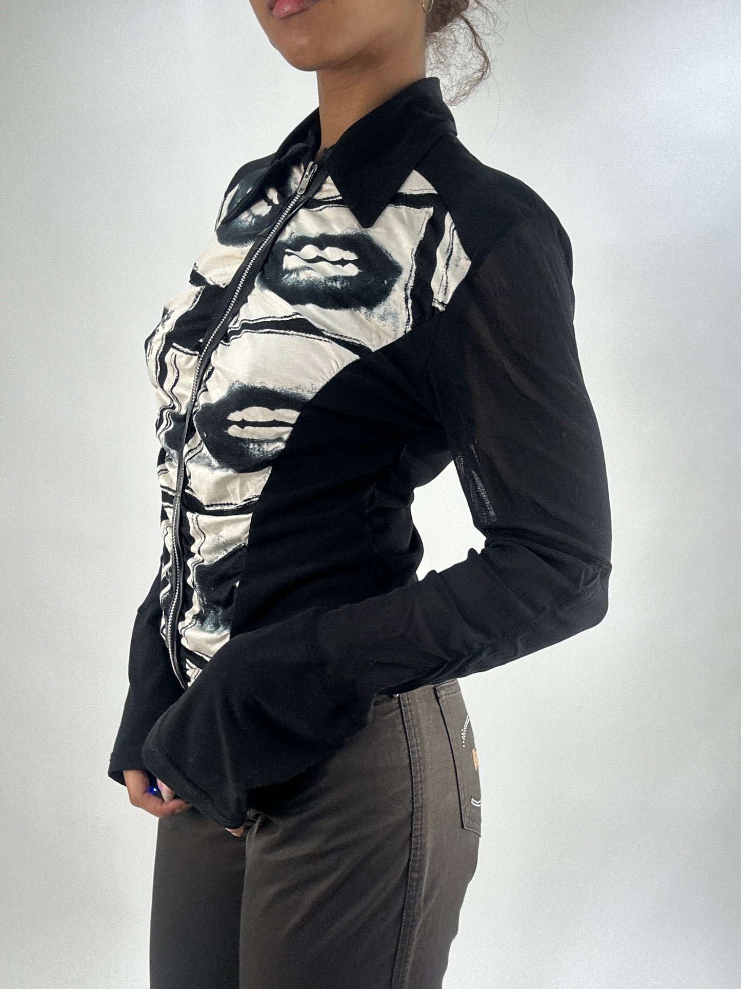 vintage edit thirty-five | small black graphic zip up top