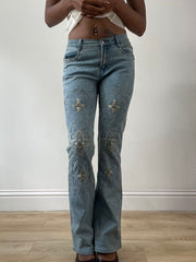 LFW edit | kleine blaue Jeans mit floralen Stickereien und Metalldetails