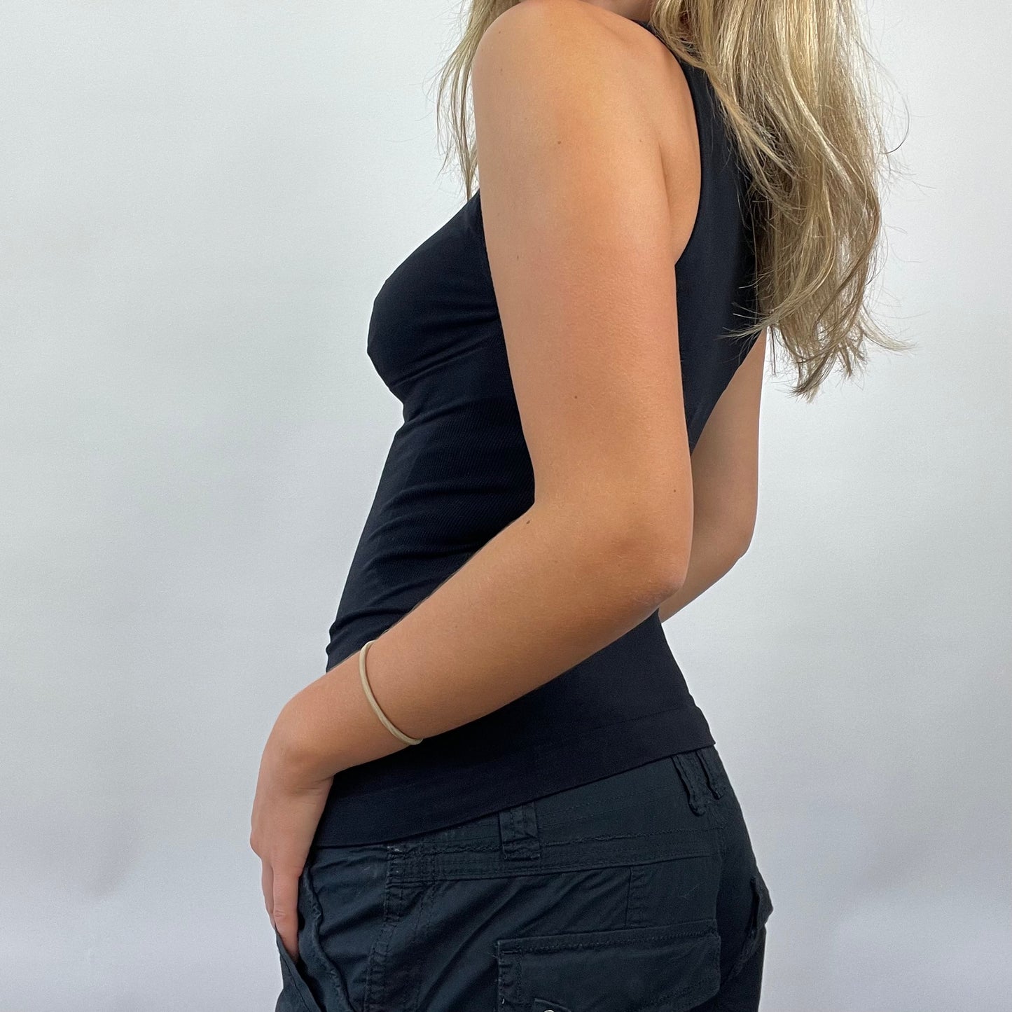 POSH AND BECKS DROP | medium black shape wear top