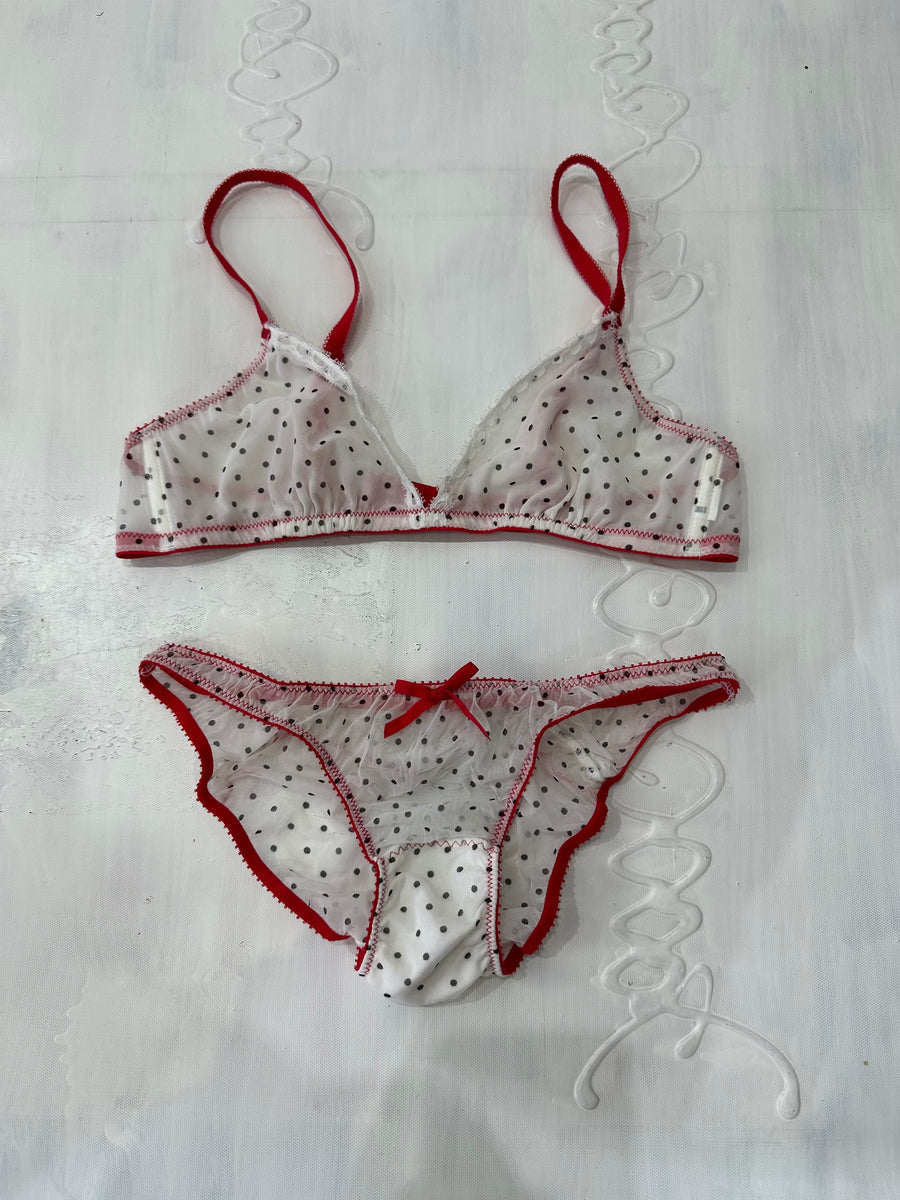 Vintage edit: día de San Valentín | pequeño conjunto de sujetador de lunares blancos