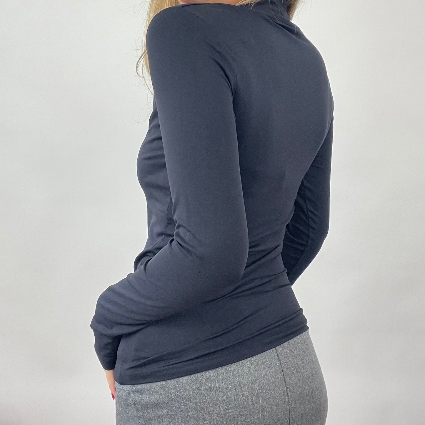 90s MINIMALISM DROP | small black long sleeve top