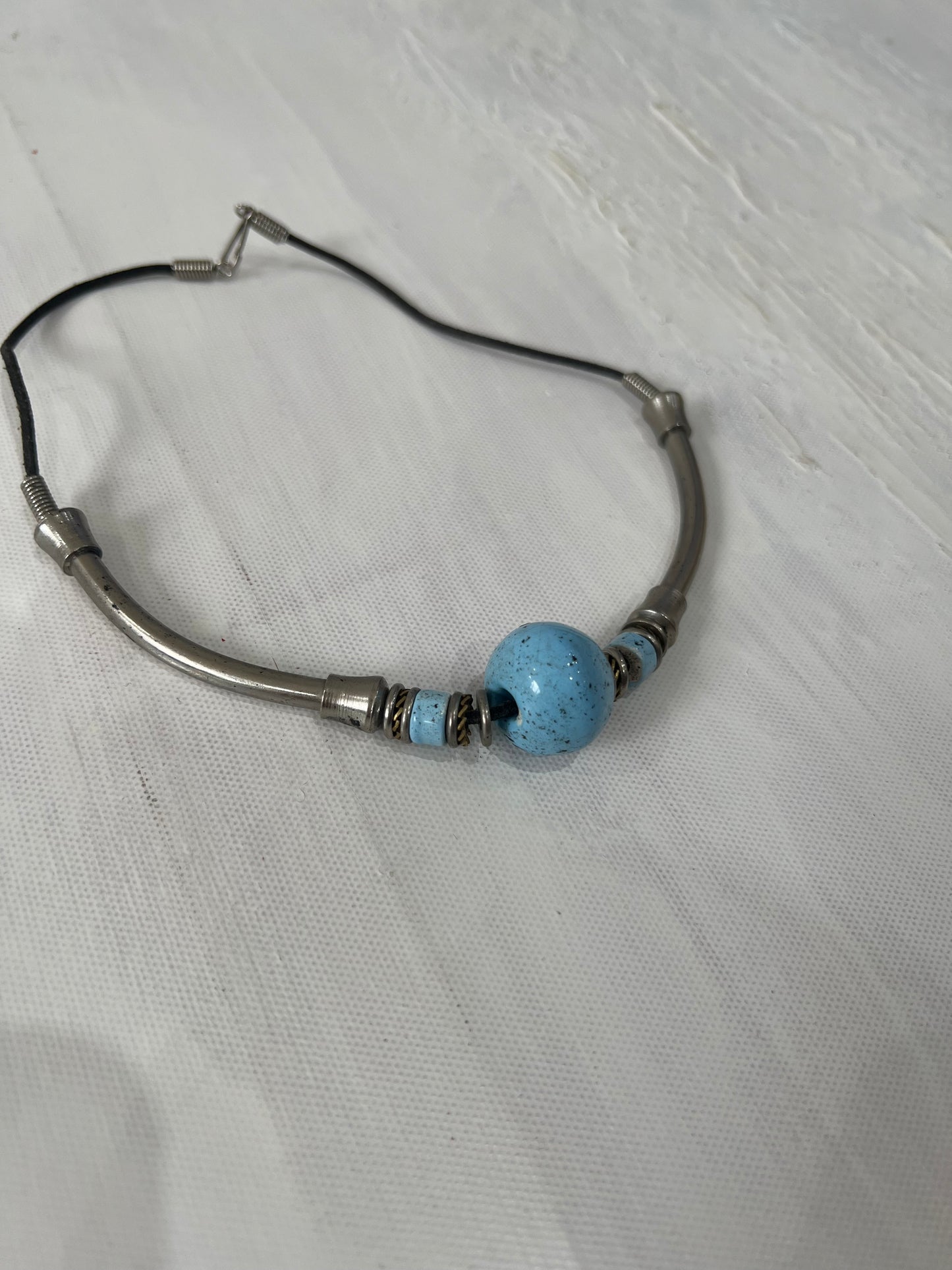SATC drop | silver necklace with blue beads