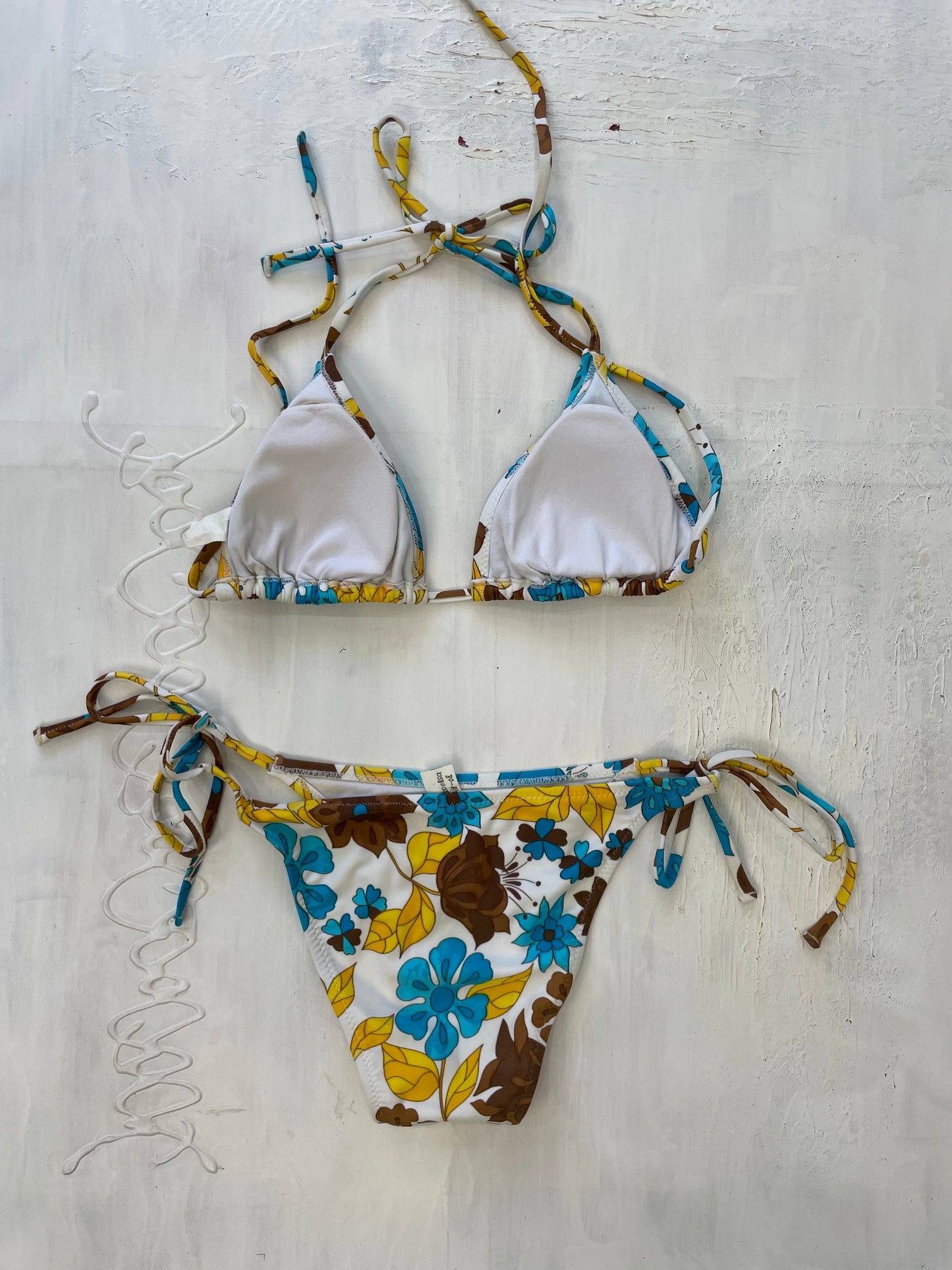 VINTAGE PICKS | small blue floral patterned bikini set