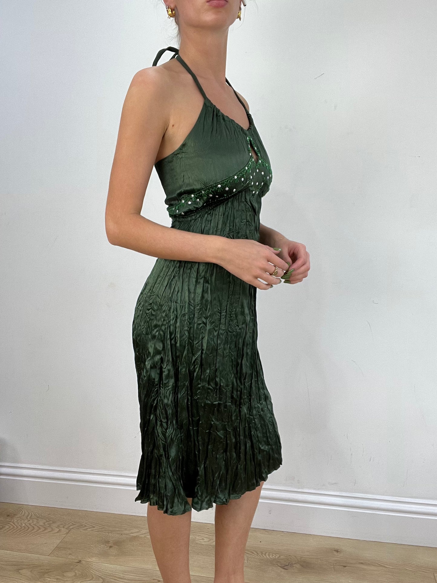 vintage edit seventeen | small dark green halterneck dress
