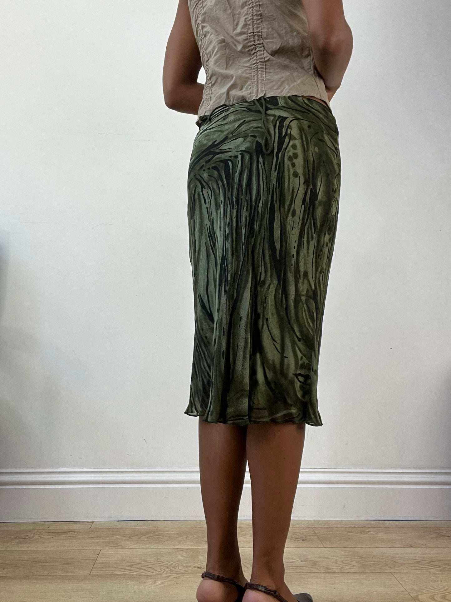 AUTUMN EDIT | small green midi skirt with graphic mesh overlay