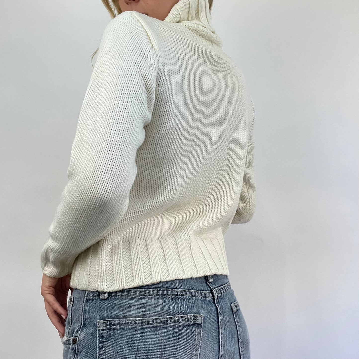 💻 GRUNGE COQUETTE DROP | m/l cream knit turtleneck jumper