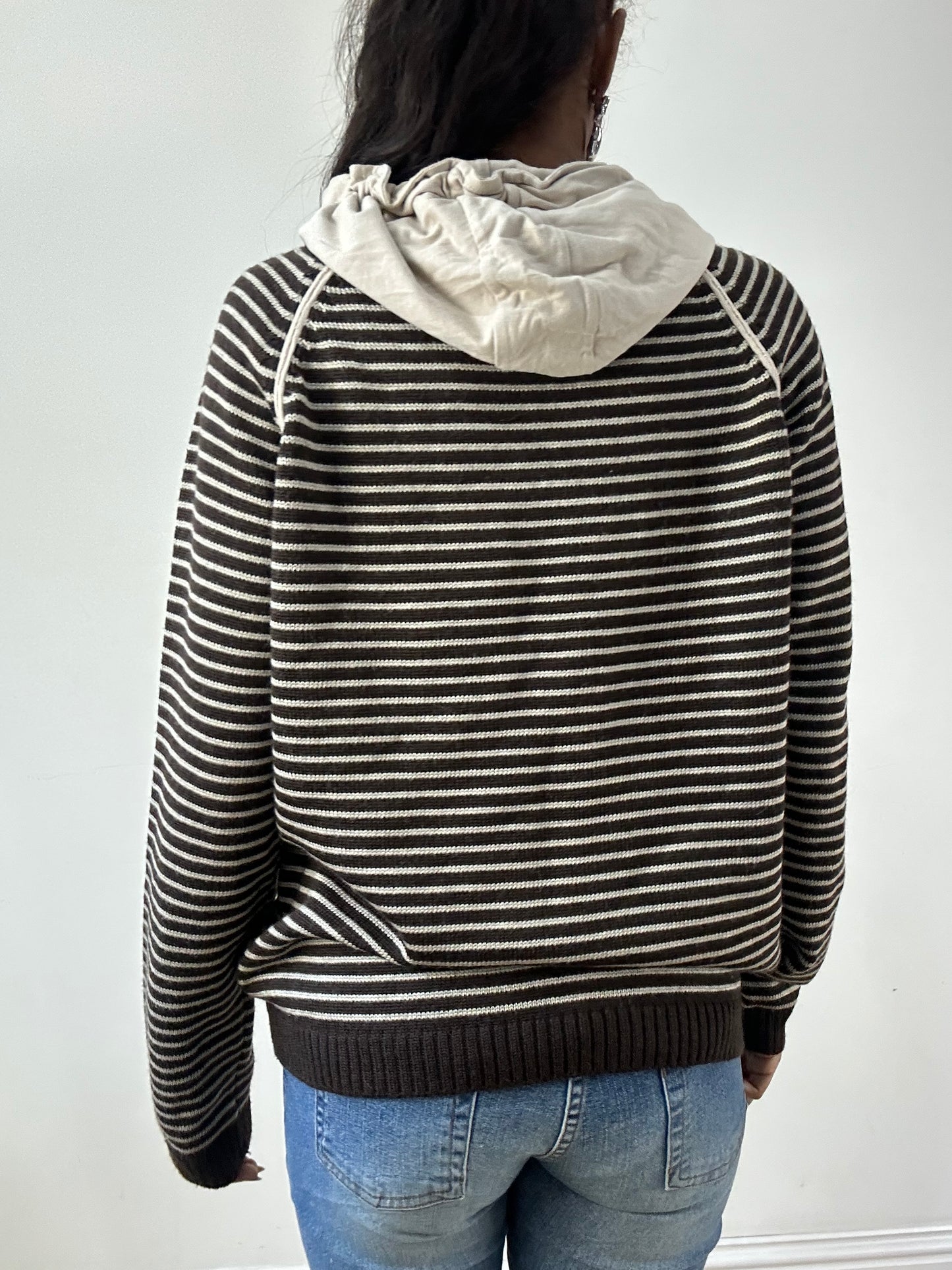 BEST PICKS | large brown and cream knit hoodie
