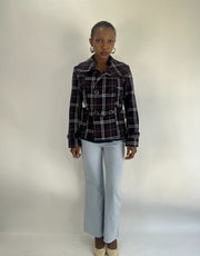 OTOÑO FAVORITOS | chaqueta pequeña morada y blanca con estampado de tartán