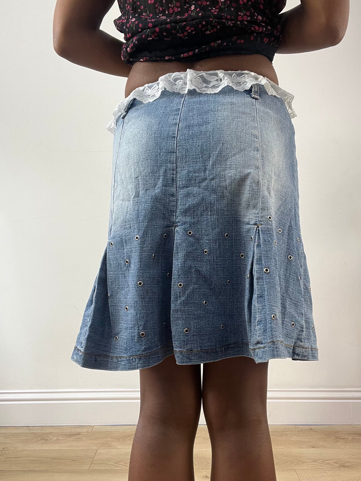 LFW edit | extra small blue midi skirt with lace trim detail