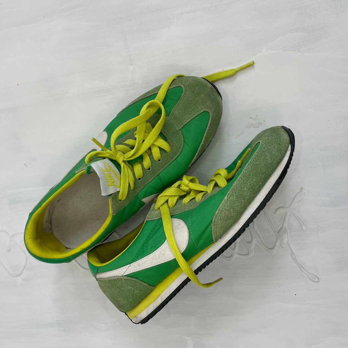COASTAL GRANDMA DROP | size 5 nike style green trainers