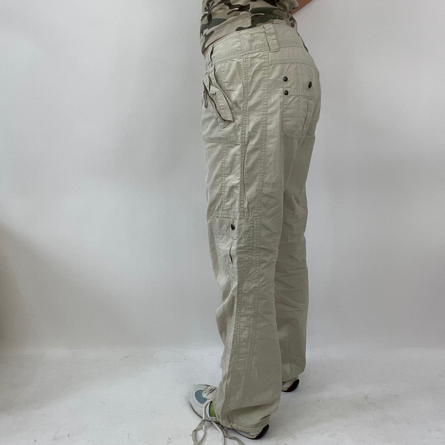 INSTA BADDIE DROP | small beige cargo trousers