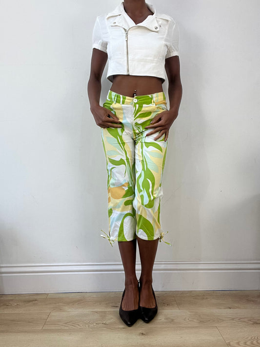 BEST PICKS | small green capri trousers with abstract print