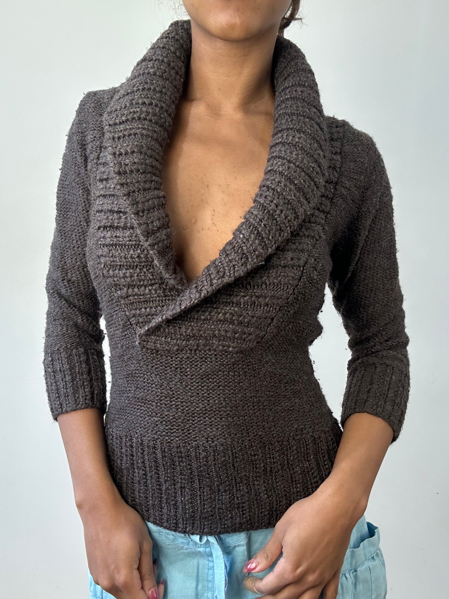 BEST PICKS | small brown abercrombie and fitch shawl collar knit jumper