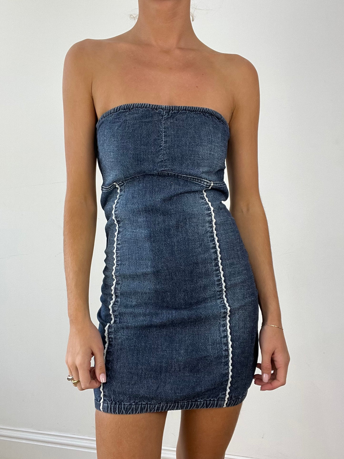 💻DENIM ON DENIM | small dark wash denim bandeau dress