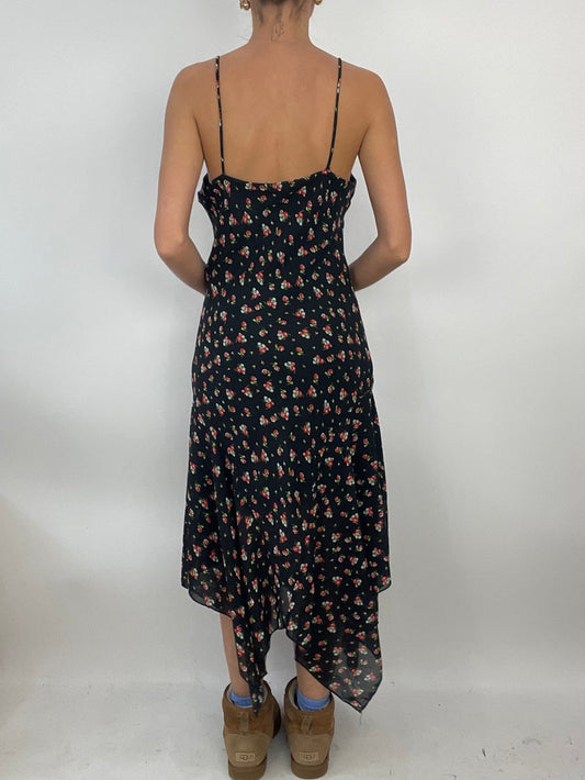 💻ADDISON RAE DROP | small black floral dress with asymmetric hem