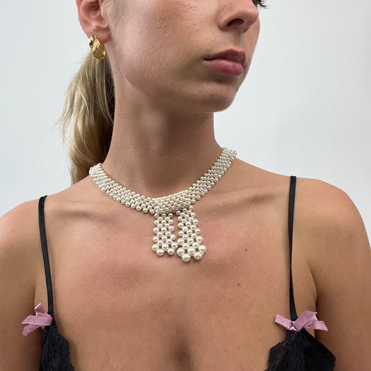 PROM SEASON DROP | small cream pearl style necklace
