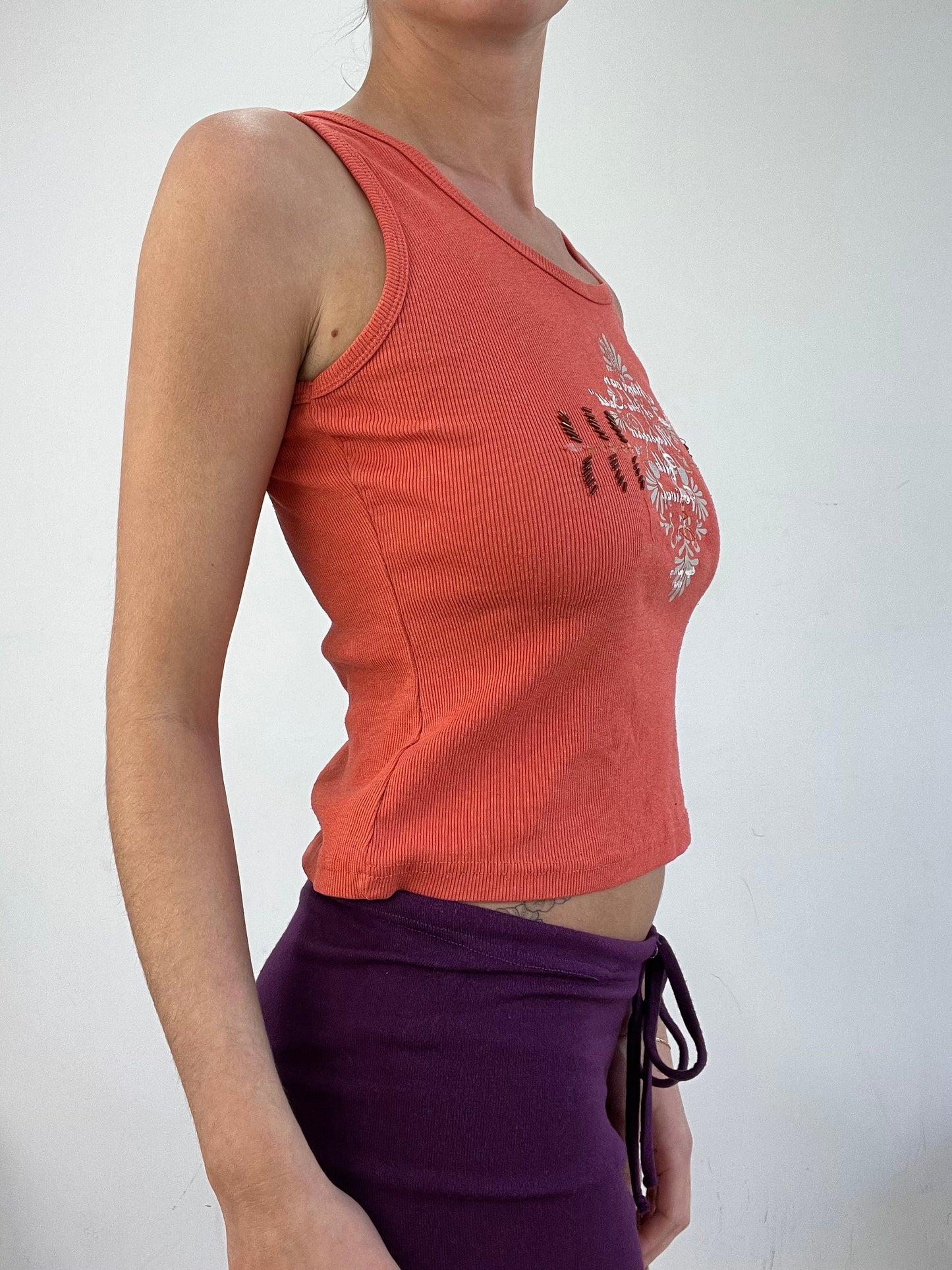 BEST PICKS | medium orange ribbed graphic print tank top