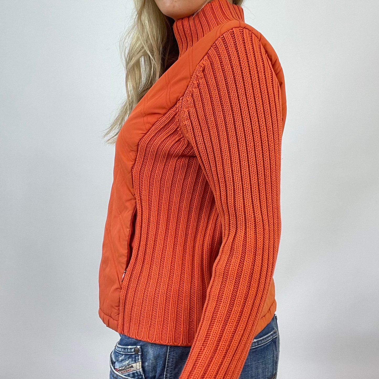 BEST PICKS | small orange ribbed jumper/jacket with quilted body