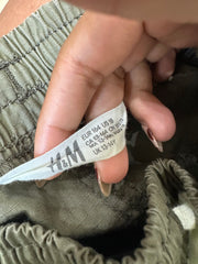 מכנסיים קצרים ⁨h&m⁩ וינטג׳ – חאקי וירוק – מידה ⁨s⁩ – ⁨best picks⁩