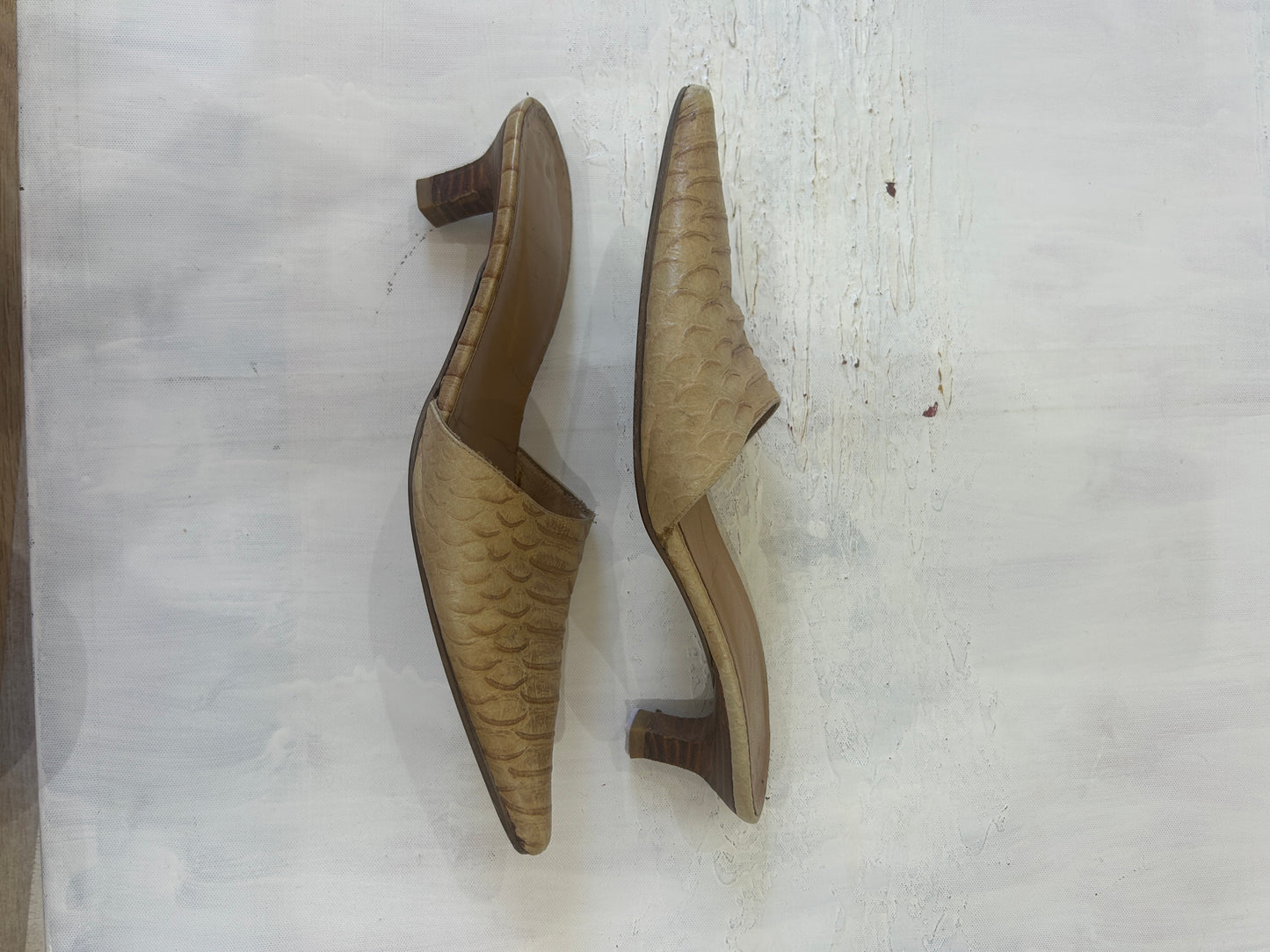 🪡SATC drop | UK 6 beige heels with pattern