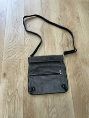 💻💚vintage edit twenty-four | color: gris · material: ante · prenda: bolso bandolera