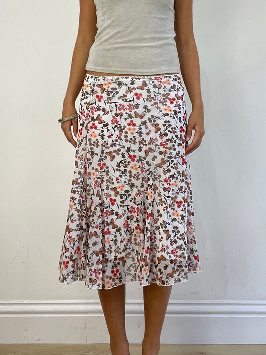 VINTAGE PICKS | medium white floral patterned midi skirt