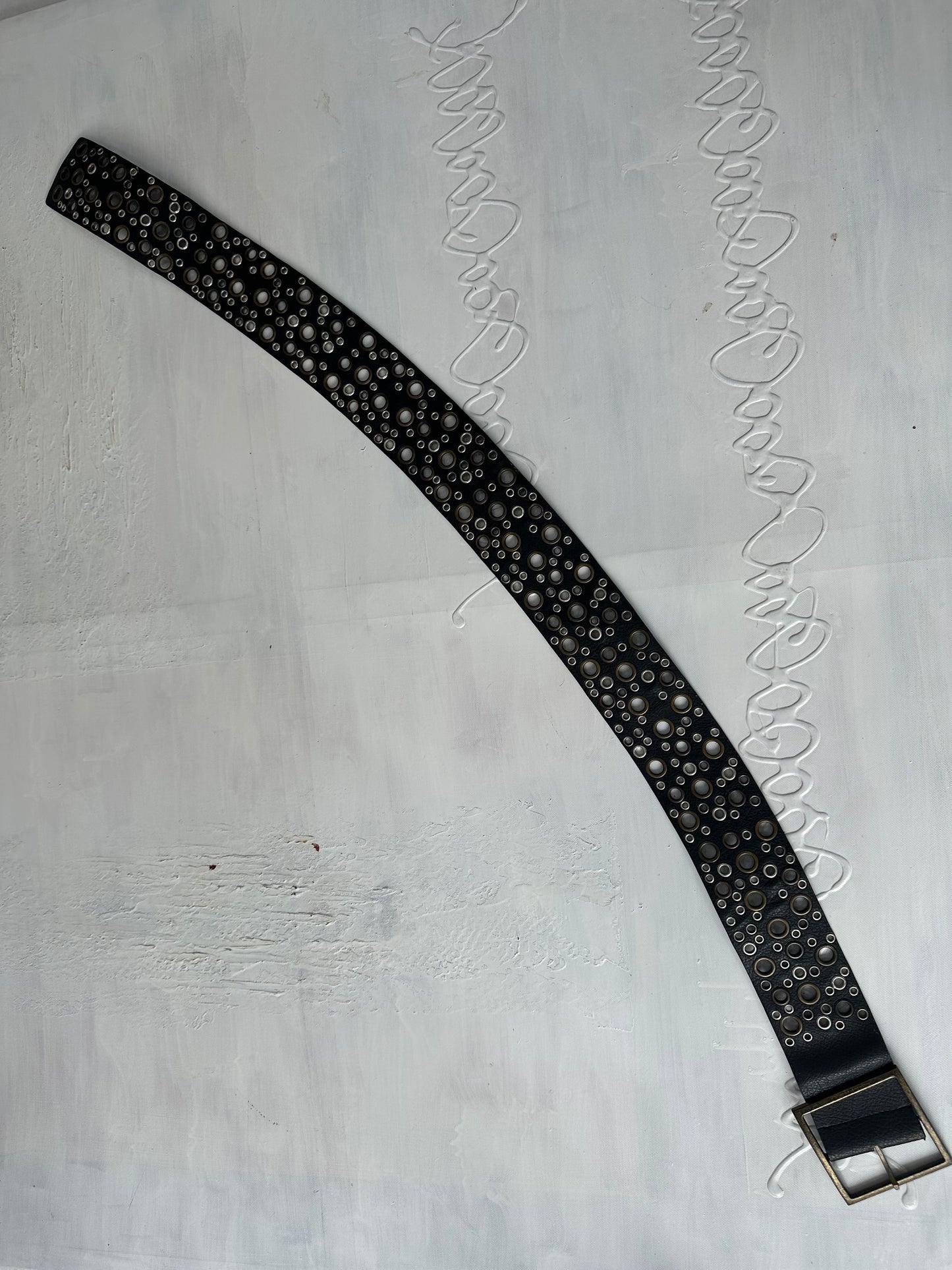 BEST PICKS | one size black oversized studded belt